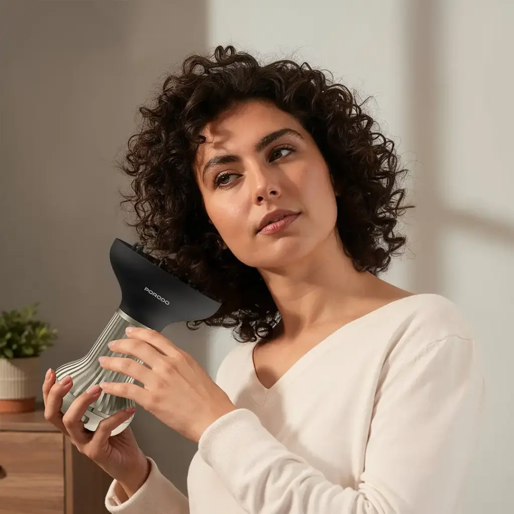 Porodo Portable High-Speed Hair Diffuser and Dryer for Curly Hair - Black & Gold2.webp